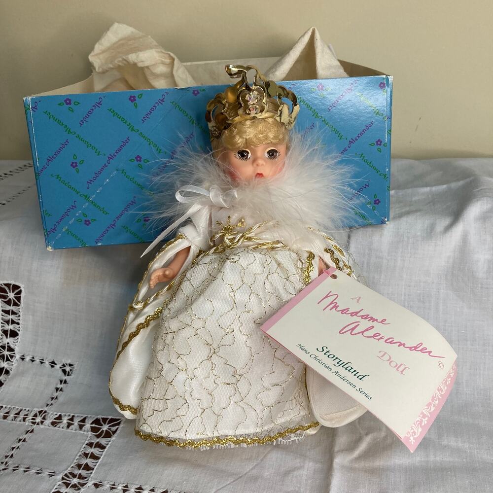 Vintage 90s Madame Alexander 8" Snow Queen Wendy #14548 (1995) EUC w/Box
